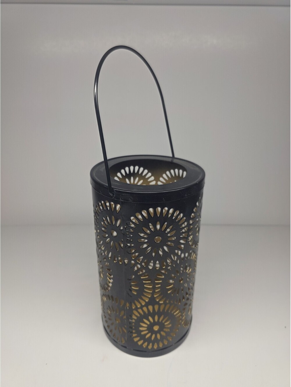 One Iron Candle Light Holder Tealight Table Top T-Light Home & Table Decor